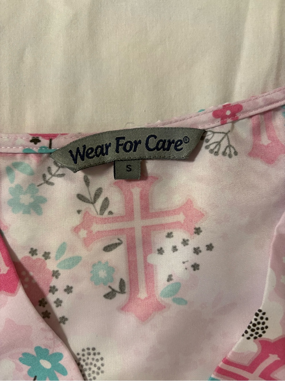 Wear For Care Pink Cross Scrub Top Size Small | V-Neck Medical Uniform | Nurse - Picture 5 of 7